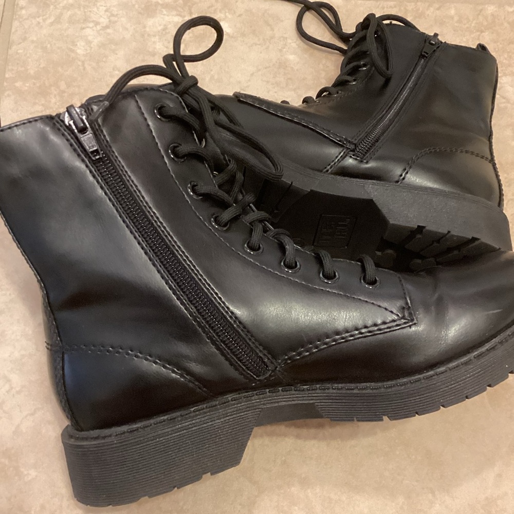 Time and Tru Zip Up Black Boots Women’s Size 7 - Picture 8 of 11